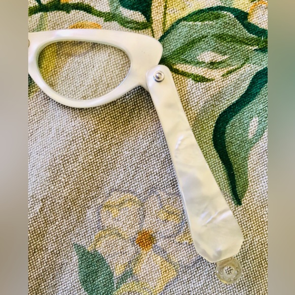 Fabulous 50s Folding Cat-eye Opera Glasses Rhinestones on Lucite - Picture 4 of 10